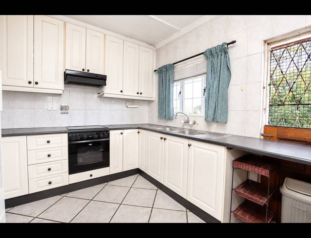 2.5 BEDROOM APARTMENT FOR SALE IN MORNINGSIDE